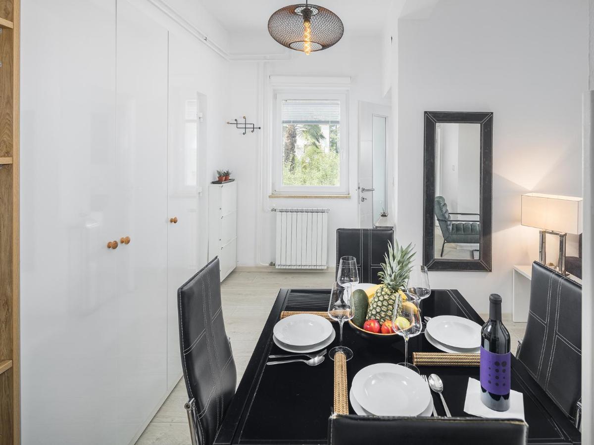 Apartment Aida *